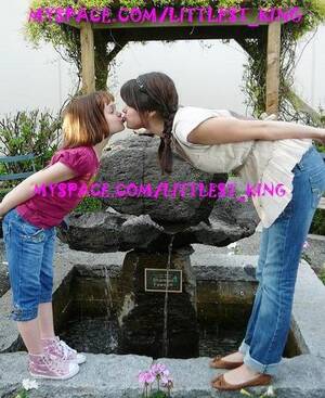 Myly Cris Selena Gomez Lesbian Porn - Selena Gomez: Kissing Picture | Gossip & Stars