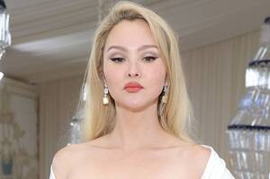 Devon Aoki Having Sex - Devon Aoki's Debut Met Gala Dress And The Inspo Behind It