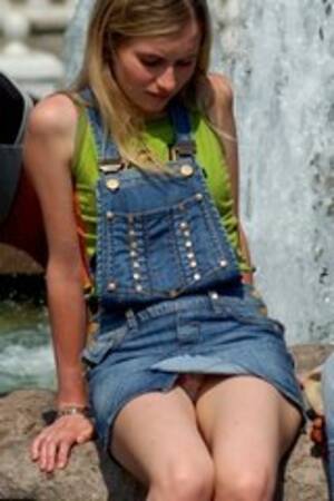 accidental upskirt no panties - Accidental no panty upskirt