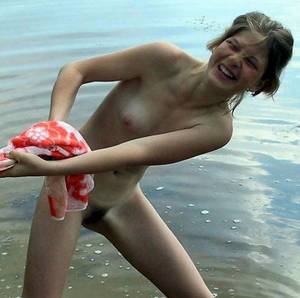 embarrassed nude black amateurs - enf-embarrassed-nude-female-photos-13