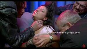 burglars gangbang housewife this - make fun of woman in gangbang - XVIDEOS.COM