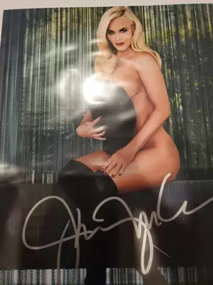 Jenny Mccarthy Oop Sex Tape - Jenny Mccarthy Signed 8x10. SEXY IN BLACK BOOTS , HUGE SIGNATURE! | eBay
