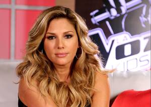 Daisy Fuentes Sexy Naked - Daisy Fuentes se deja ver en traje de baÃ±o mientras practica paddle board -  La OpiniÃ³n