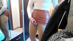 Crossdressing Masterbation Porn - Skirt masturbation - XVIDEOS.COM