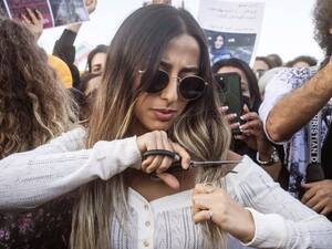 Michelle Obama Tits - 14 beauty statements that changed our world in 2022 | Vogue India