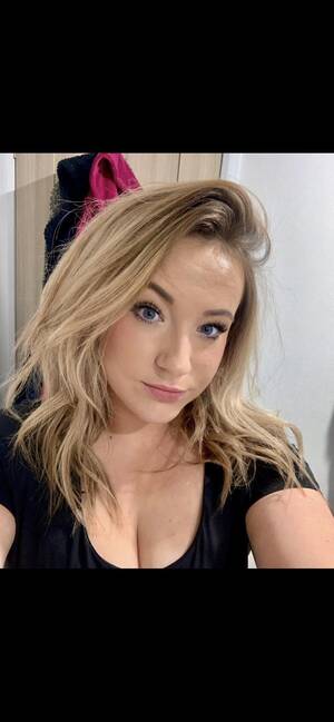 Hayden Panettiere Anal Porn - Never been told I look like anyone ðŸ¤·â€â™€ï¸ : r/Doppleganger