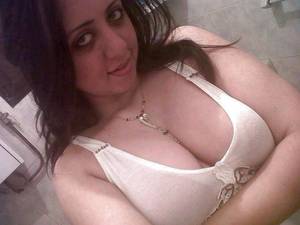 arabian girls cleavage - Most Beautiful Indian Nude young Cleavage Girls Latest Photo Gallery