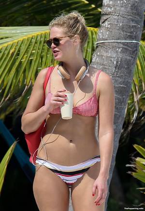 erin heatherton naked beach butt - 