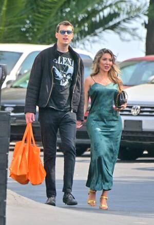 Farrah Abraham Porn Uncensored - Farrah Abraham appears to share ex Mack Lovat's d--k pic