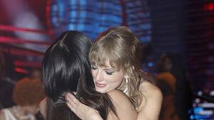 black fucking lesbian selena gomez - Selena Gomez and Taylor Swift's Complete Friendship Timeline