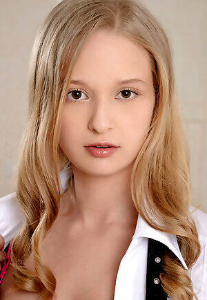 18 teen girls - Teen (18+) Picture Galleries - AZ Gals. Free porn from A to Z