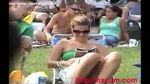 college campus upskirt - Upskirt Outdoor Shot of University Girl - XVIDEOS.COM