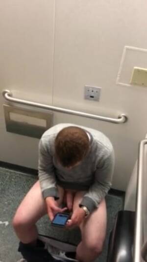 monster cock in toilet - SPYING MEN IN THE TOILET WITH HUGE DICK - ThisVid.com