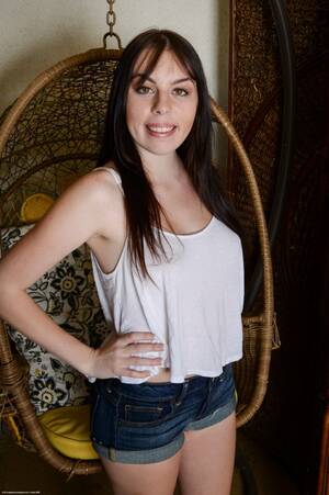 big perky tits shorts - Cute perky tits amateur teen Khloe showing off her big juicy ass - Pichunter