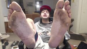 feet abuse - Kris Gives Verbal Foot Worship Abuse to His slaves - ThisVid.com em inglÃªs