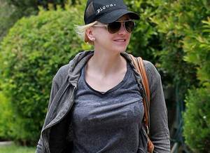 Anna Faris Big Tits - Anna Faris Boobs Look Huge