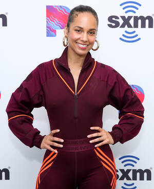 alicia keys anal - Alicia Keys Revealed In Her New Book That She Was Manipulated By A  Photographer When She Was 19