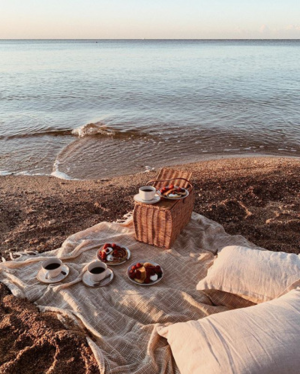 beautiful nude beach tumblr - Tumblr is a place to express yourself, discover yourself, and bond over the  stuff you love. It's where yâ€¦ | Romantic picnics, Tropical places to visit,  Beach picnic