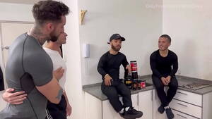 Gay Midget Sex Porn - ORGY WITH MY MIDGET FRIENDS WE BREAK THE ASS OF A YOUNG MAN - XVIDEOS.COM