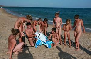 free nudist gallery juniors 2014 - Purenudism Photo