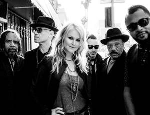 Dylan Fox Interracial Porn - MINDI ABAIR AND THE BONESHAKERS