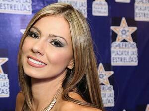 esperanza gomez facial - Esperanza GÃ³mez le coquetea a otro polÃ­tico colombiano