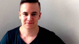 Everyday Porn - Daniel Simmons says he was addicted to porn for six years