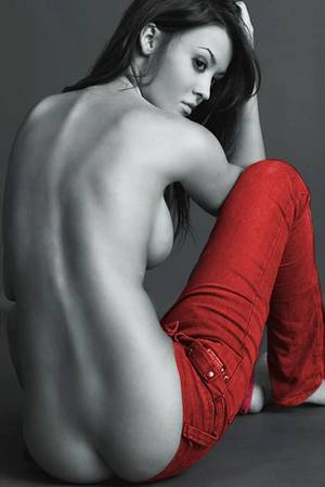 Black And White Pics Hot Sexy - âž—Touch of Red