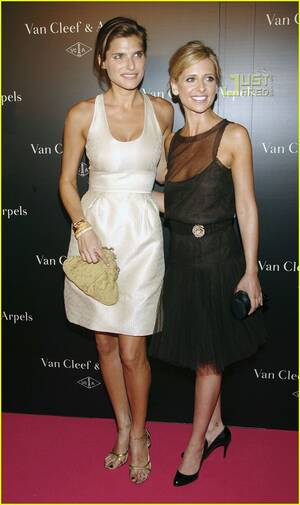 Cuoco Fucking Kaley Sarah Michelle Gellar - Sarah Michelle Gellar @ NY Fashion Week 2007: Photo 570381 | Sarah Michelle  Gellar Photos | Just Jared: Entertainment News