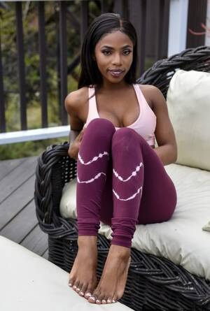 ebony tight pants - Ebony Yoga Pants Porn Pics - PornPics.com