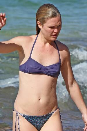 Julia Stiles - Julia Stiles Bikini Pokies : r/CelebrityBelly