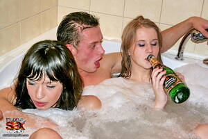 hot tub orgy college - Studentsexparties Studentsexparties Model Lund College Sex Nightxxx Free  PornPics SexPhotos xXxImages HD Gallery!