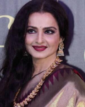 bollywood star rekha xxx - Rekha - Photos, Videos, Birthday, Latest News, Height In Feet - FilmiBeat