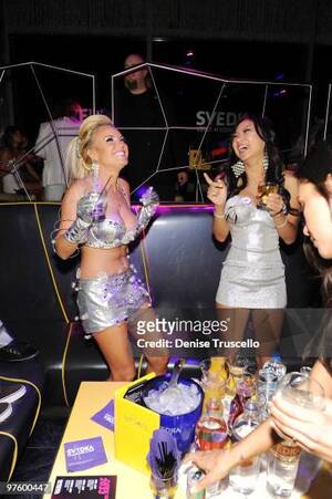 hiromi oshima beach - 356 Hiromi Oshima Photos & High Res Pictures - Getty Images