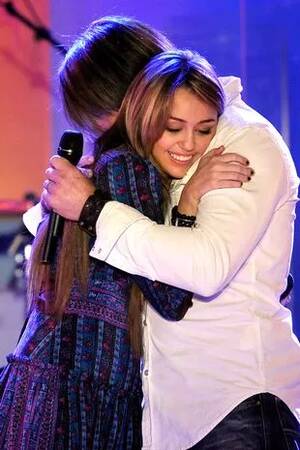 Miley Cyrus Dad Porn - Miley Cyrus naked: Dad Billy Ray Cyrus says she is just reinventing her  sound - Mirror Online