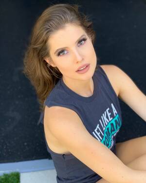 Amanda Cerny Porn Bondage - Amanda Cerny Wiki, Age, Boyfriend, Filmography, Career, Net Worth & More -  Biography Insider
