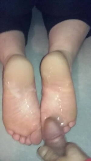 bbw cum on girls feet - Big cumshot on eva bbw soles | xHamster