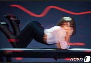 crazy nudist gallery - Fans who saw the show stress that BLACKPINK's Lisa was not completely nude  at Crazy Horse | allkpop