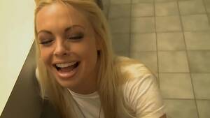 Jesse Jane Best Blowjobs - RILEY STEELE AND JESSE JANE BLOW A GUY DURING FILMING BREAK - XNXX.COM