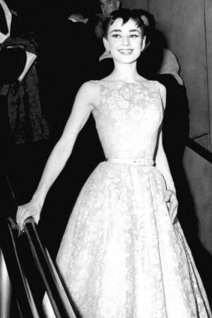 Nikole Richie Black Star Facebook - Audrey Hepburn