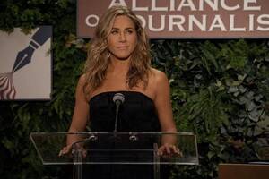 Jennifer Aniston Hardcore Porn - Jennifer Aniston power wardrobe in The Morning Show Season 3