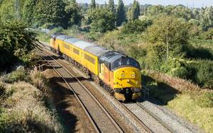 electric train - English Electric Diesel-electric locomotive from BR 37 series in Keynsham,  United Kingdom