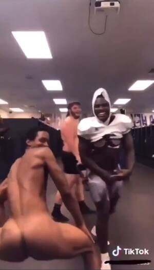 American Football Locker Room Porn - Supah Spy: Locker room wildness - ThisVid.com
