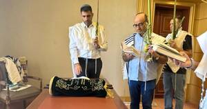 asian street meat anal - Camino a la paz: un ministro israelÃ­ lee el rollo de la TorÃ¡ en Arabia  Saudita