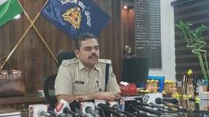 girls sleeping naked spy cam - Karnataka college student records semi-nude videos of girls on hidden cam  in toilet, detained - India Today