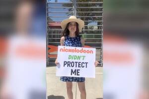 Alexa Nikolas Porn Amature Girls - Zoey 101' star Alexa Nikolas protests 'unsafe' work environment at  Nickelodeon