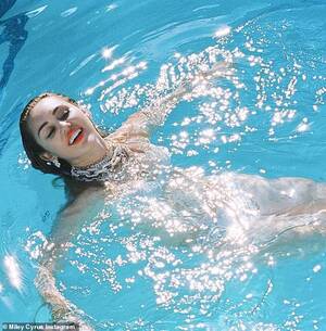 Miley Cyrus Porn Cum - Miley Cyrus returns to her raunchy roots by saying 'how wet I make you  b***es' | Daily Mail Online