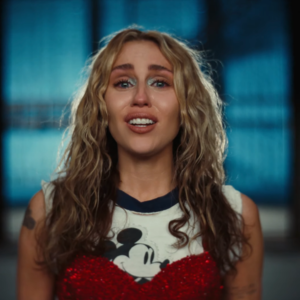 miley cyrus sex tape lesbian - Miley Cyrus Drops Music Video for Single 'Used to Be Young'