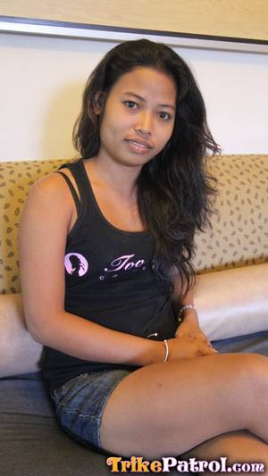 Hairy Wet Filipina Pussy - Amateur hairy pussy Filipina girl