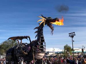 Disney Dragon Porn - Maleficent Dragon Destroyed in Fire at Fantasmic, Man Smokes and Watches  Porn at EPCOT, and More: Daily Recap (4/24/23) - WDW News Today